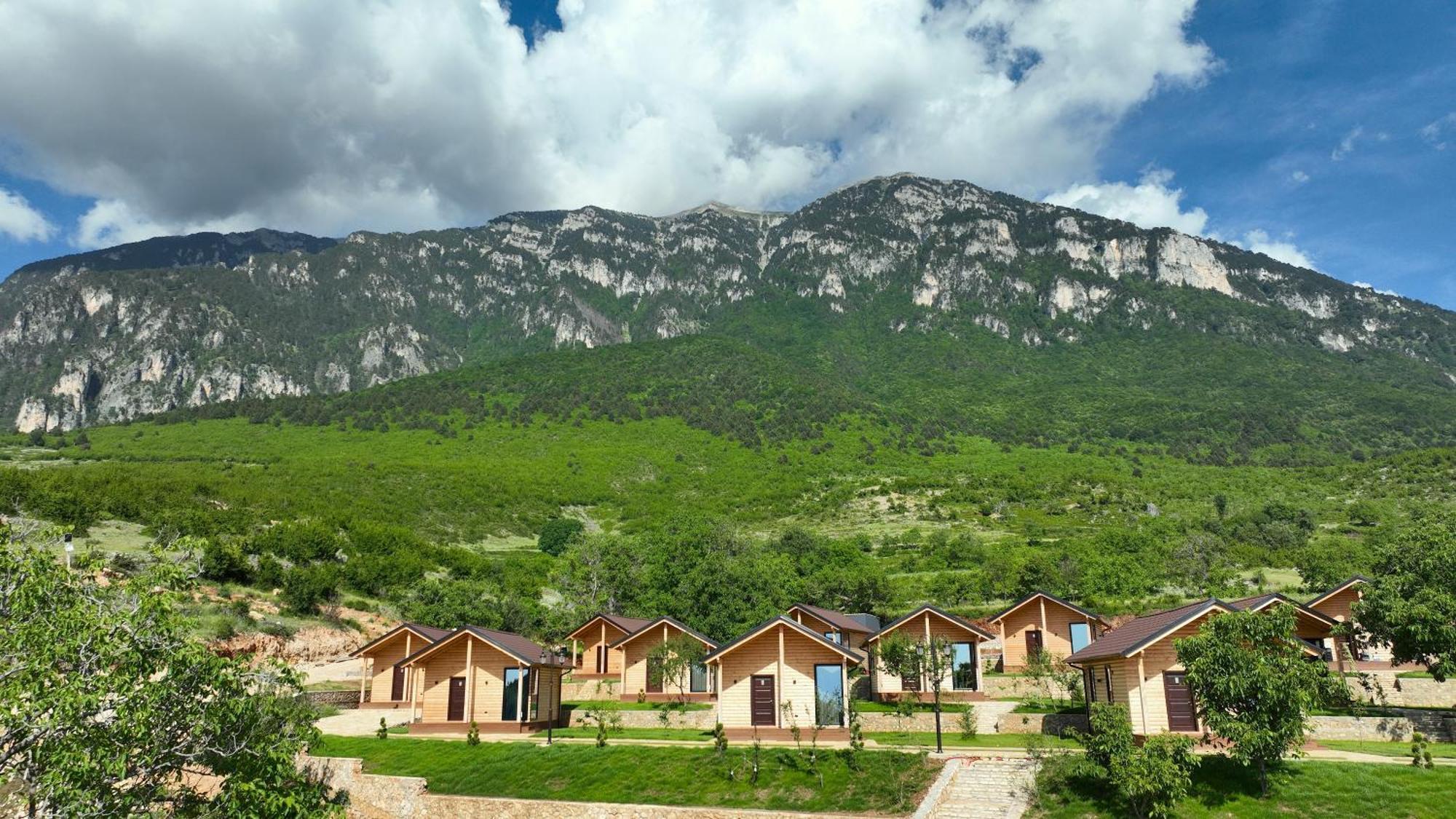 Bujtina Kapinova Hotel Berat Exterior photo