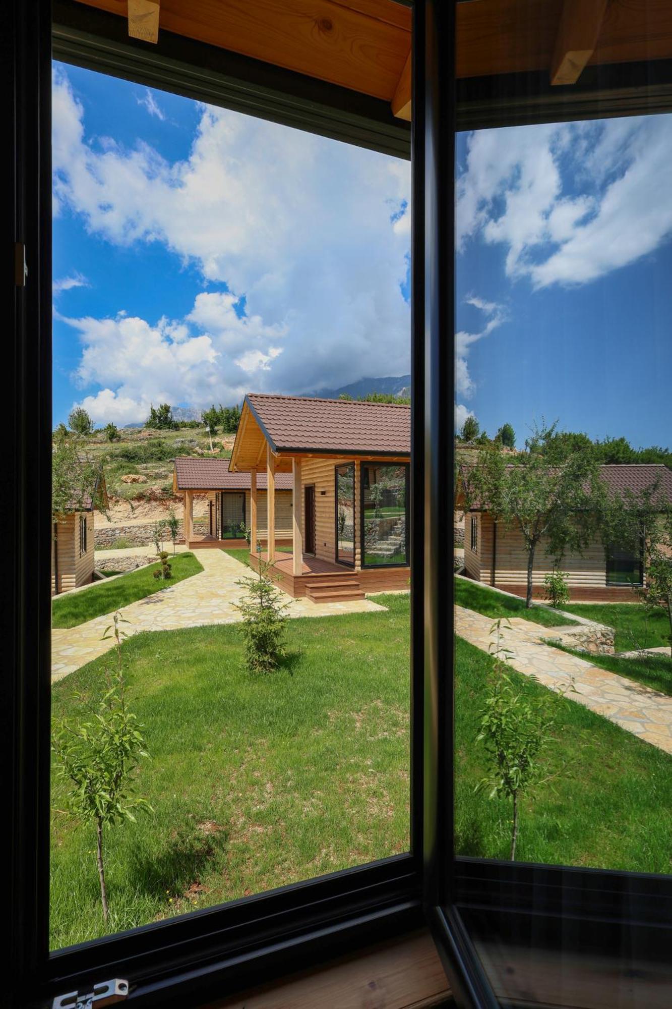 Bujtina Kapinova Hotel Berat Exterior photo